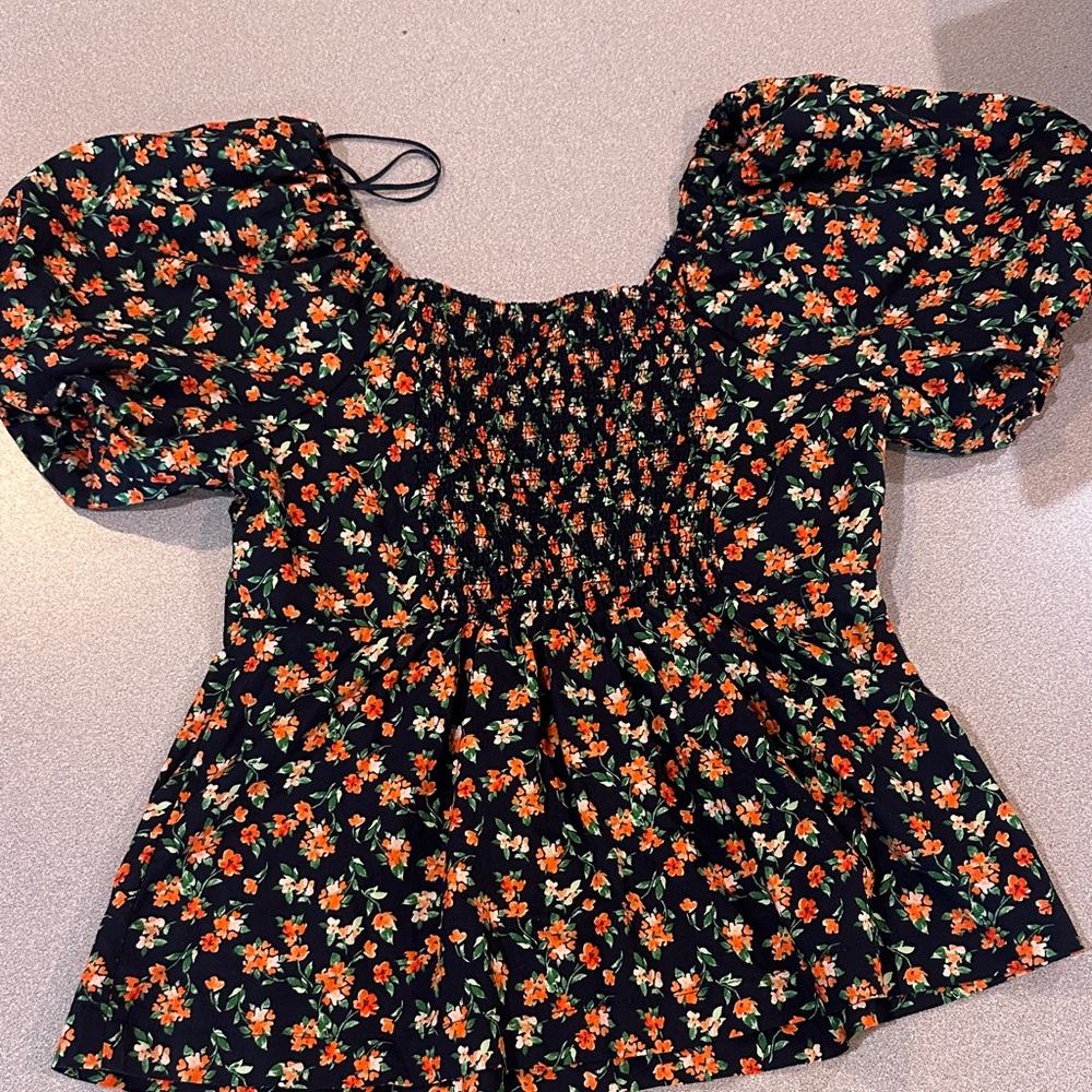 Old Navy Floral Puff Sleeve Blouse - Black and Orange - Picture 3 of 4